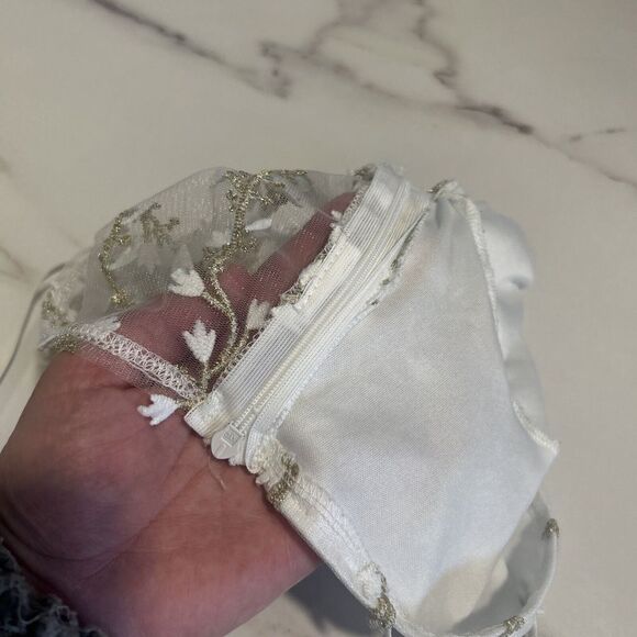 SHEIN Size Small White And Gold Spaghetti Strap Crop Tank Top. - Picture 6 of 6